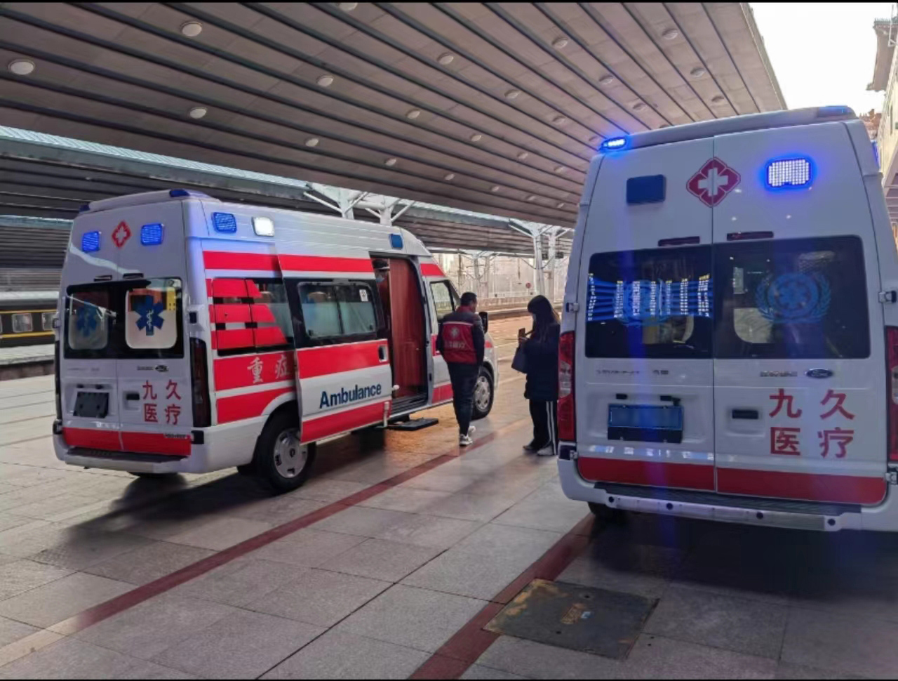 和曲县救护车长途转运